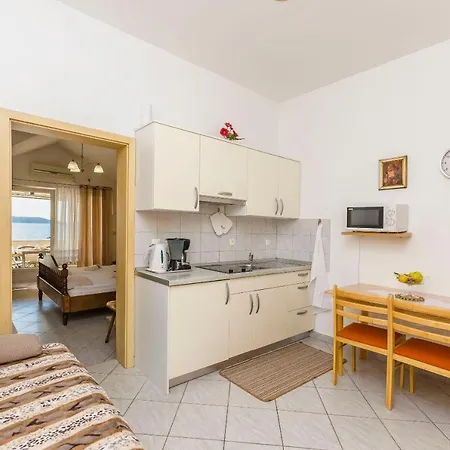 Ivanka On The Apartment *