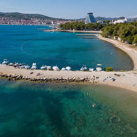 Ivanka On The Apartment *