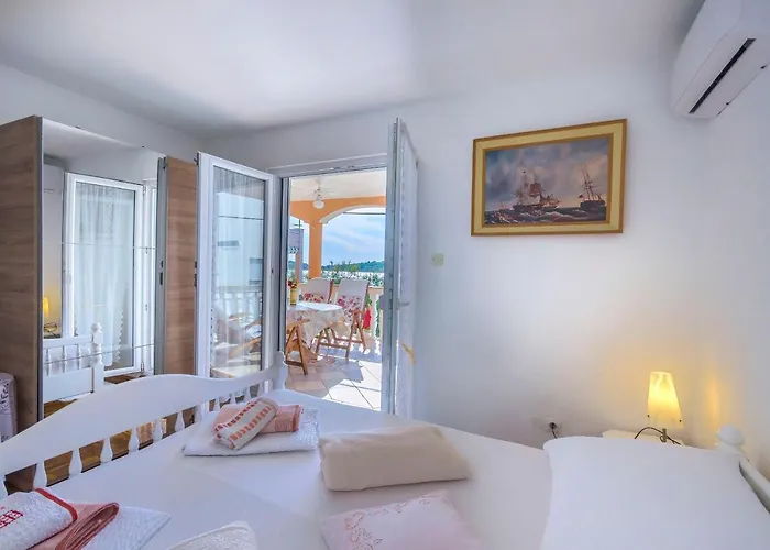 Lägenhet Ivanka On The *