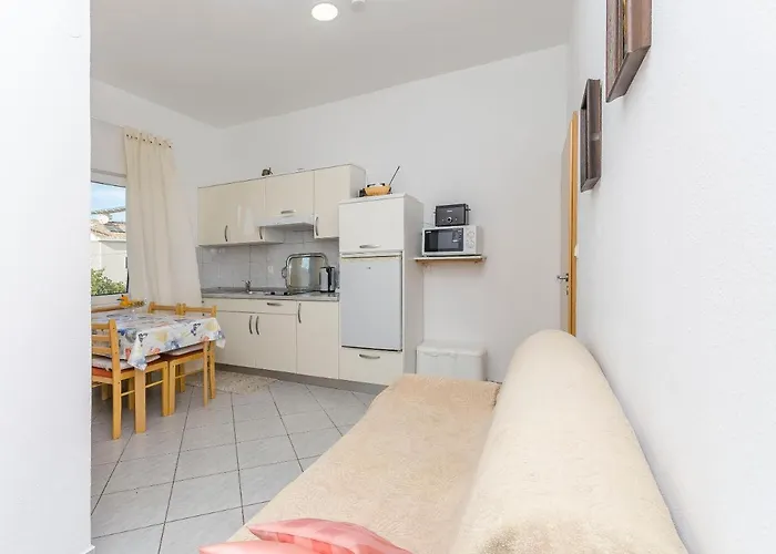 Ivanka On The Lägenhet *